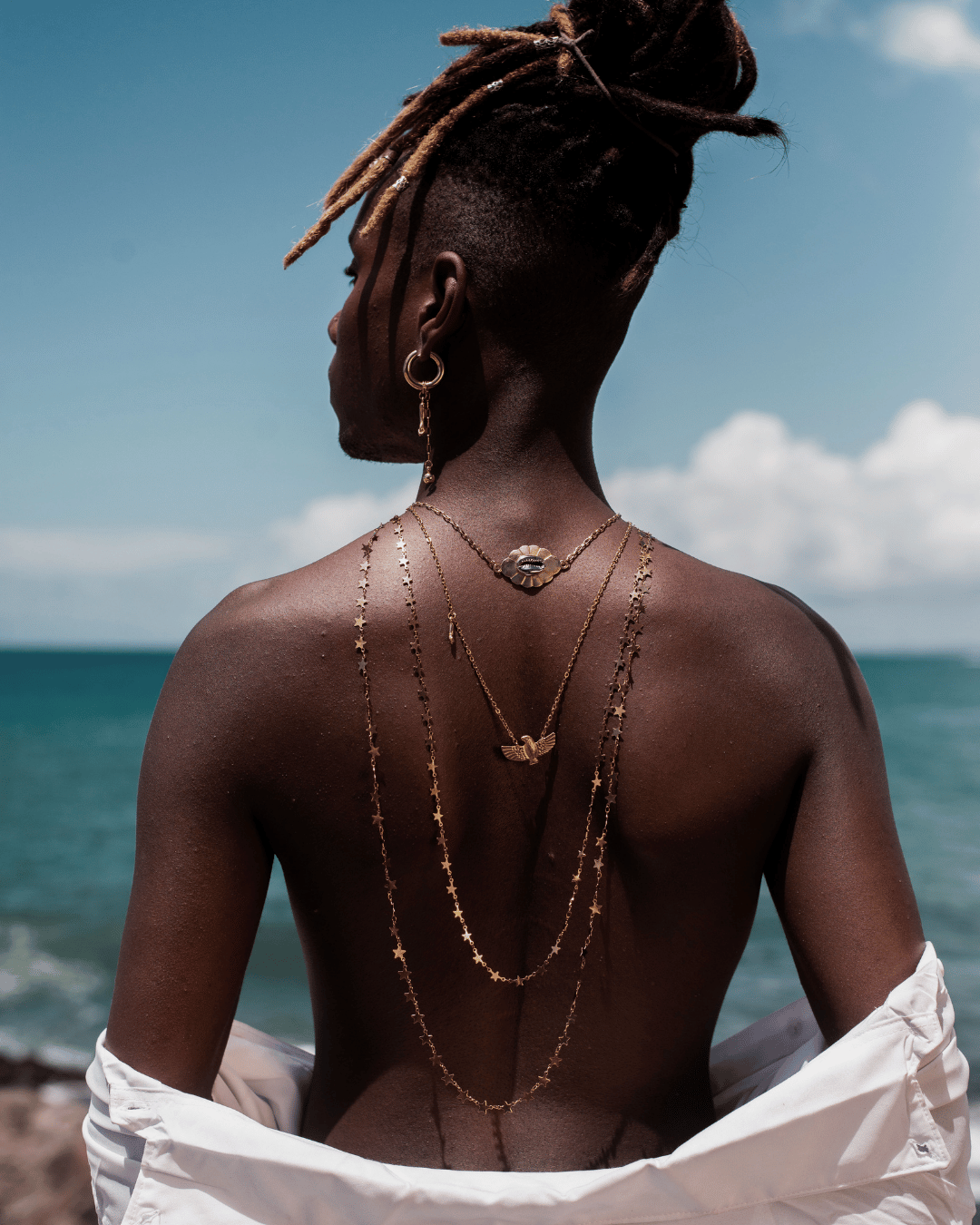 Bicolor Seashell Flower Necklace
