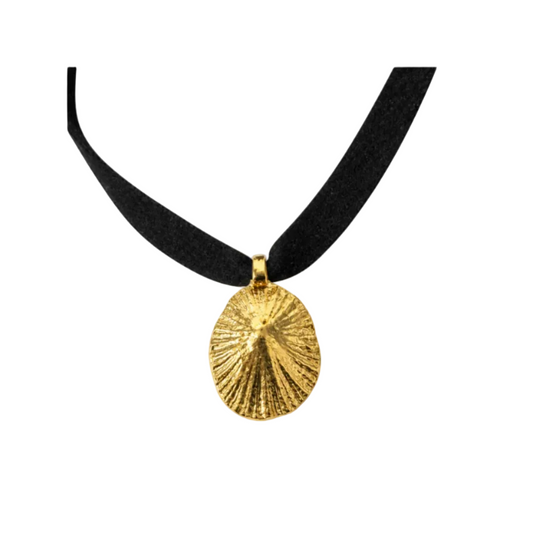 Conchita choker