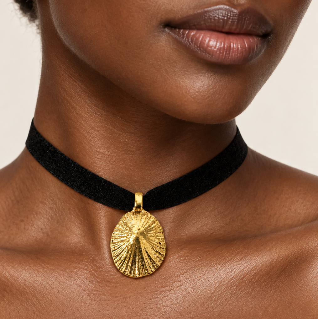 Conchita choker